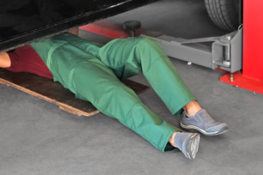 Otomatik mekanik arabaya servis merkezi onarımı