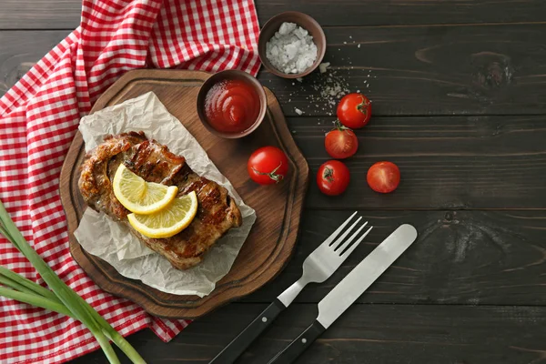 Tasty Grilled Steak Sauce Lemon Wooden Board — Stock Photo, Image