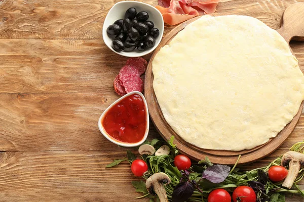 Composition Raw Dough Ingredients Pizza Wooden Background — Stock Photo, Image