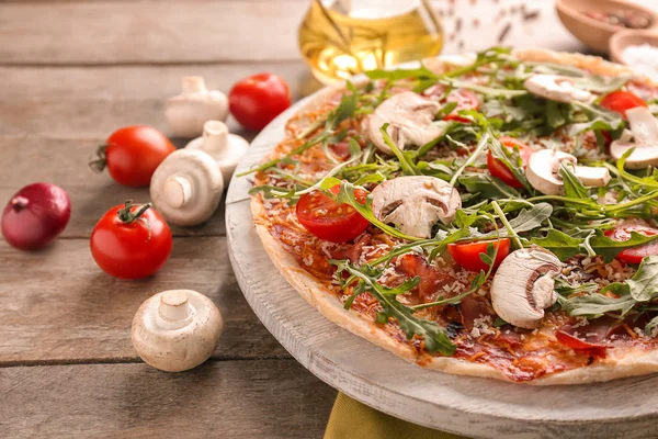 Wooden Board Tasty Pizza Table — Stock Photo, Image