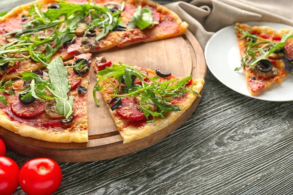 Wooden Board Tasty Pizza Table — Stock Photo, Image