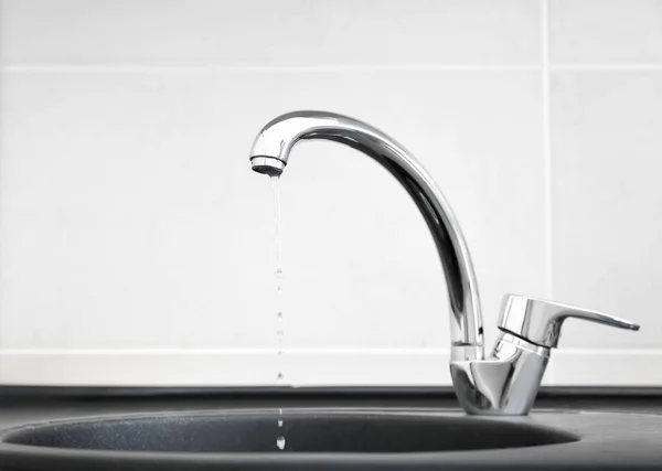 Water Pouring Tap Water Saving Concept — Stock Photo, Image