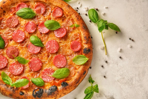 Lezzetli biberli pizza masada