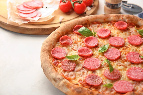 Delicious Pizza Salami Table Closeup — Stock Photo, Image