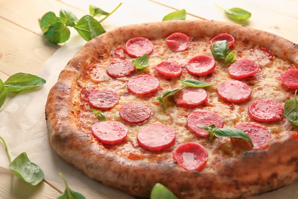 Delicious Pizza Salami Table Closeup — Stock Photo, Image