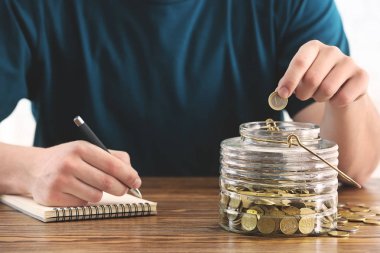 Adam onun tasarruf masada sayma