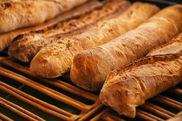 Smaczny Chleb Półce Piekarni — Zdjęcie stockowe