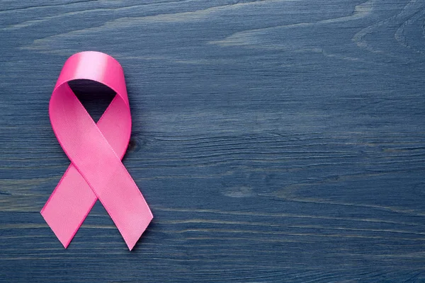 Cinta Rosa Sobre Fondo Madera Concepto Cáncer Mama — Foto de Stock