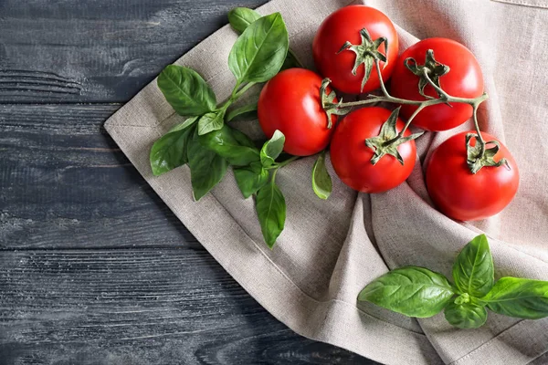 Fresh Basil Leaves Tomatoes Wooden Background — Stock Photo, Image