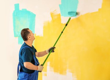 Tek tip kapalı çalışma erkek ressam