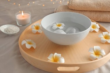 Spa manikür tedavi güzellik salonları için hazırlanan su kase