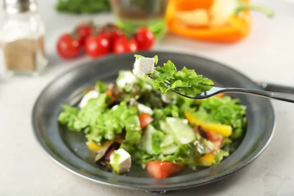Forchetta Con Insalata Verdure Fresche Primo Piano Alimenti Dietetici — Foto Stock