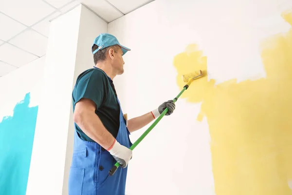 Male Painter Uniform Working Indoors — Stock Photo, Image