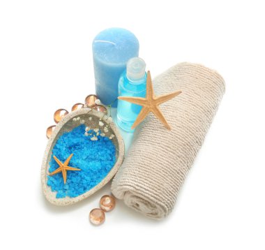 Beyaz arkaplanda güzel bir spa kompozisyonu