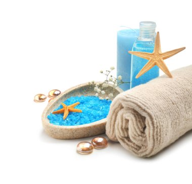 Beyaz arkaplanda güzel bir spa kompozisyonu