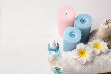 Ahşap arka planda güzel bir spa kompozisyonu