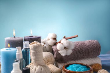 Renk arkaplanındaki güzel spa kompozisyonu