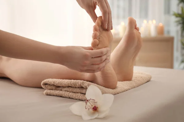 Beautiful Young Woman Receiving Foot Massage Spa Salon — Stock Photo, Image