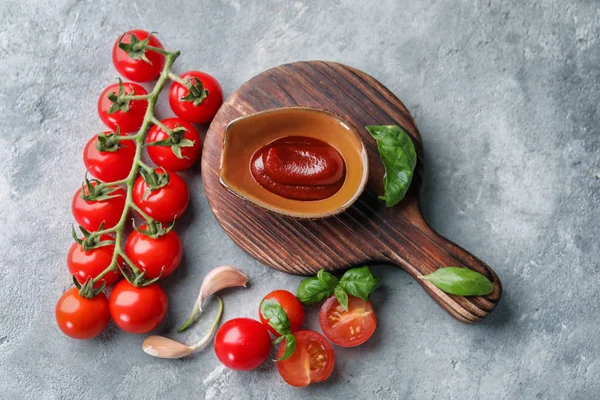 Composition Delicious Tomato Sauce Grey Table — Stock Photo, Image
