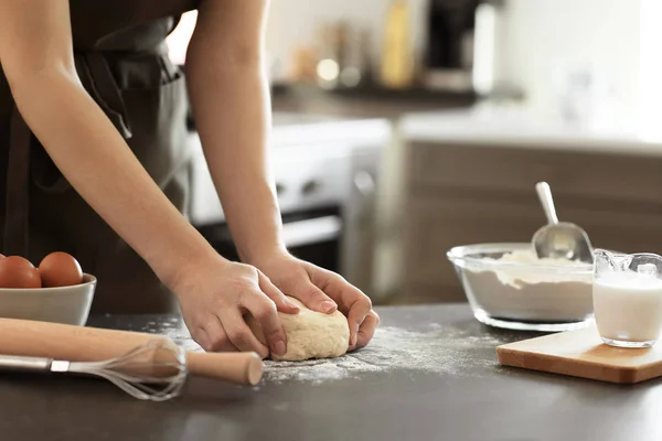 Baker Kneading Dough Kitchen Table — Stock Photo, Image