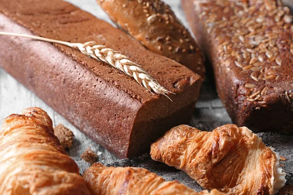 Tablo Farklı Ekmek Yapım Ürünleri — Stok fotoğraf