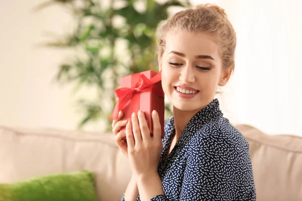 Beautiful Young Woman Gift Box Home — Stock Photo, Image