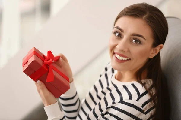 Beautiful Young Woman Gift Box Home — Stock Photo, Image