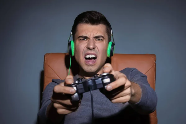 Young Man Playing Video Game Home Evening — Stock Photo, Image