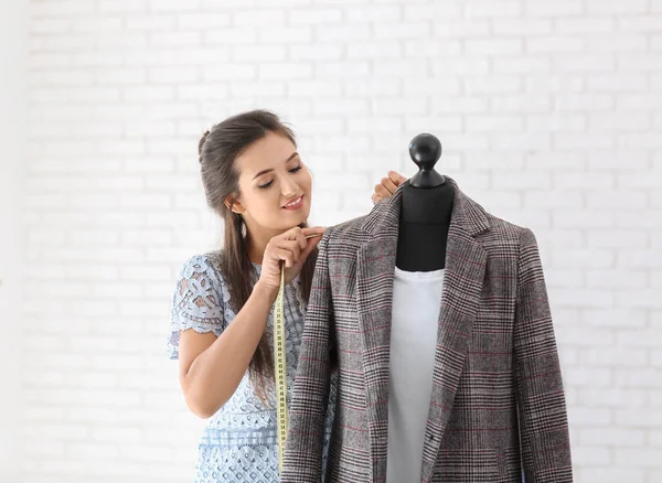 Young Female Tailor Taking Measurements Jacket Atelier — Stock Photo, Image