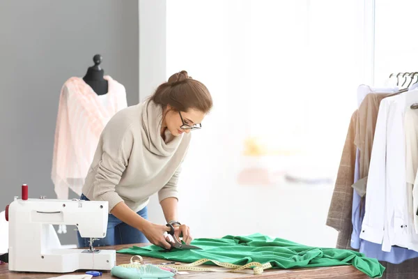 Young Female Tailor Cutting Fabric Atelier — Stock Photo, Image