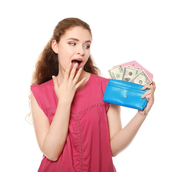 白い背景にドル紙幣を財布を保持している若い女性 お金の節約のコンセプト — ストック写真