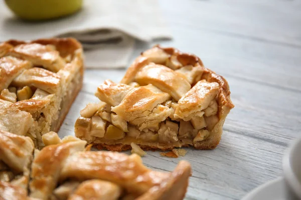 Lekkere Zelfgemaakte Appeltaart Tafel Close — Stockfoto