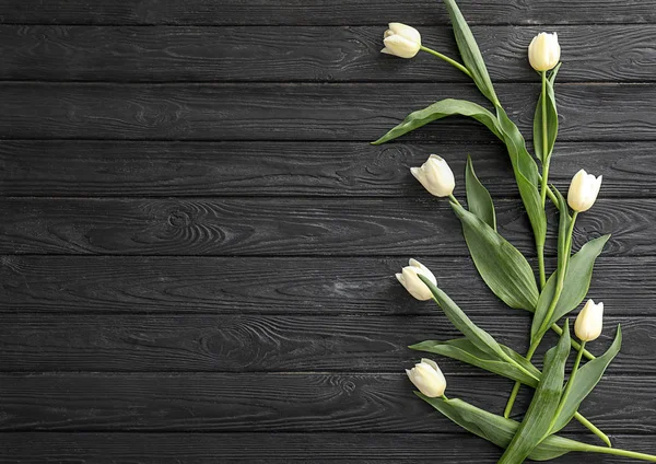 Kompozycja Piękne Tulipany Podłoże Drewniane — Zdjęcie stockowe