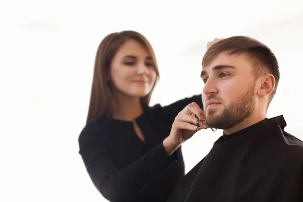 Professionele Kapper Werken Met Klant Salon — Stockfoto