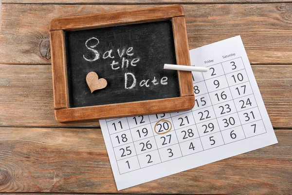 Chalkboard Inscription Date Calendar Wooden Table — Stock Photo, Image