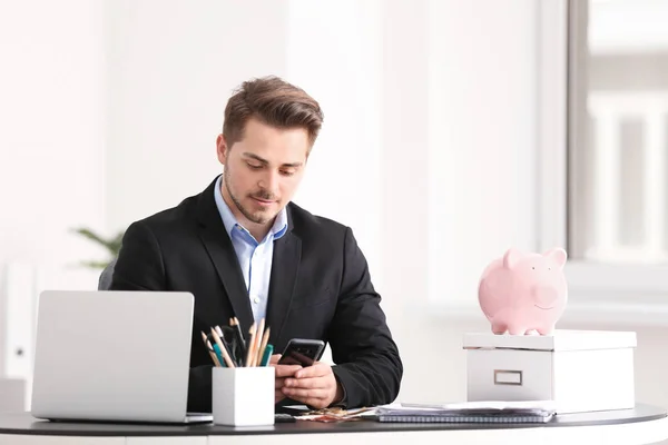 Young Businessman Counting Money Table Indoors Money Savings Concept — Stock Photo, Image