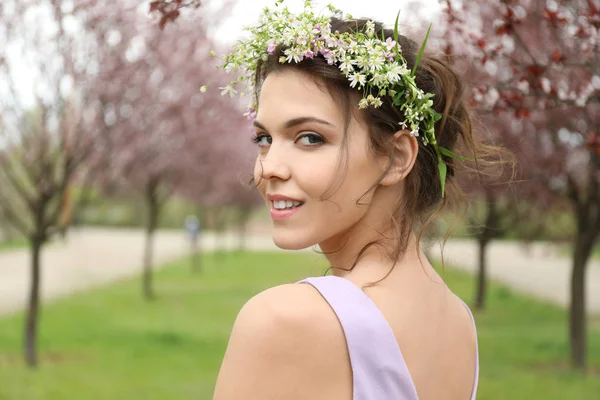 Beautiful Young Woman Wearing Flower Wreath Outdoors Spring Day — Stock Photo, Image