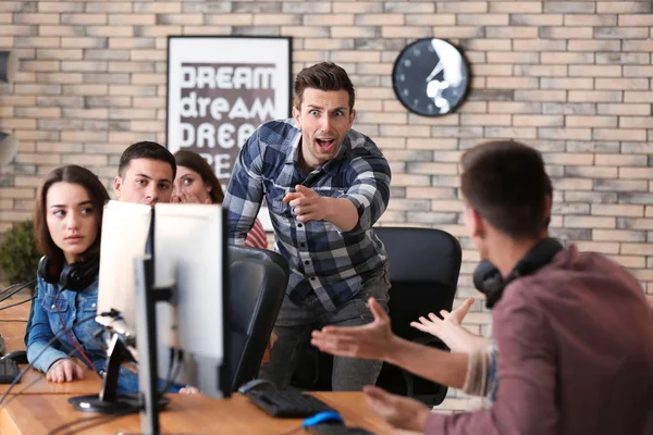 Jovens Jogando Videogames Torneio — Fotografia de Stock