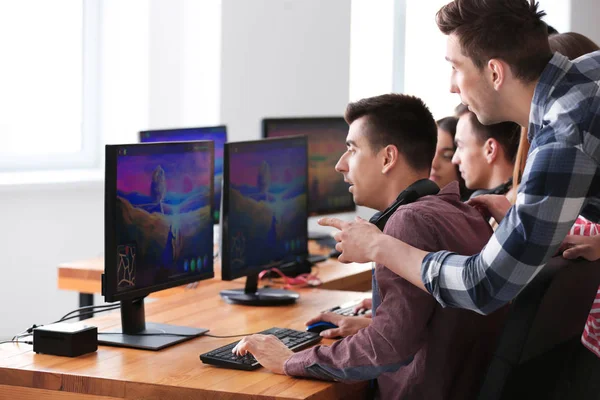 Young People Playing Video Games Tournament — Stock Photo, Image
