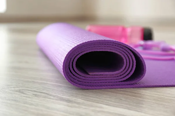 Yoga Mat Wooden Floor — Stock Photo, Image