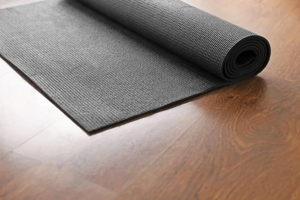 Yoga Mat Wooden Floor — Stock Photo, Image