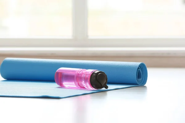 Yoga Mat Bottle Water Wooden Floor — Stock Photo, Image