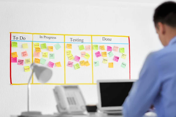 Man Working Office Scrum Task Board Wall — Stock Photo, Image