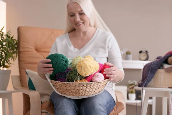 Mature Woman Choosing Color Knitting Threads Indoors — Stock Photo, Image