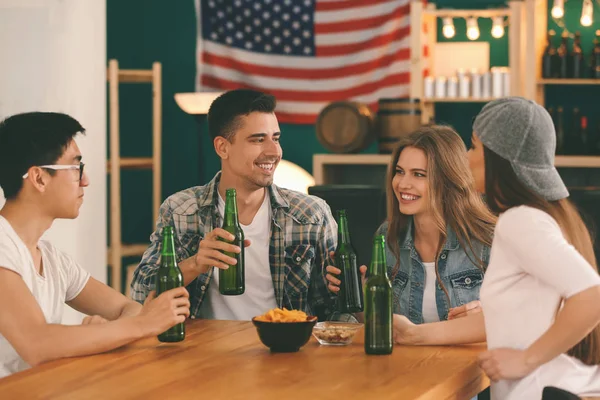 Group Cheerful Friends Drinking Beer Bar — Stock Photo, Image