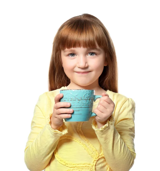 Fetiță Drăguță Ceașcă Băutură Fierbinte Cacao Fundal Alb — Fotografie, imagine de stoc