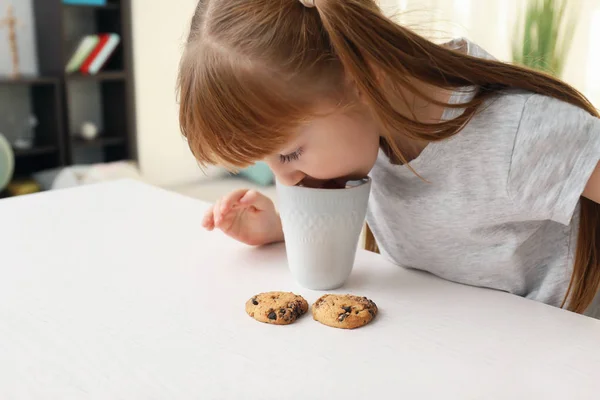 Cute Little Girl Cup Hot Cocoa Drink Cookies Home — Stock Photo, Image