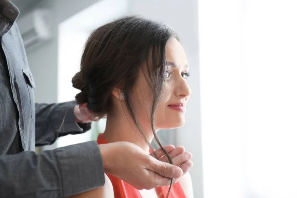 Professional Hairdresser Working Client Beauty Salon — Stock Photo, Image