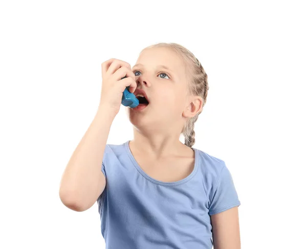 Bambina Che Usa Inalatore Sfondo Bianco Concetto Allergia — Foto Stock