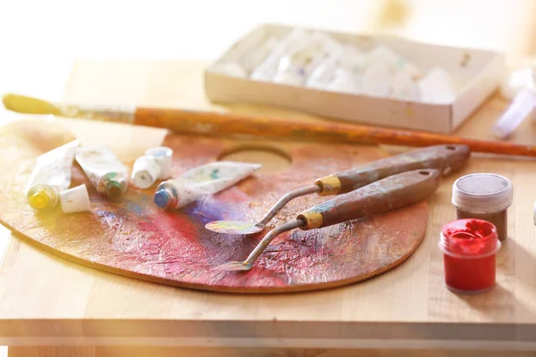 Outils Peintures Artiste Professionnel Sur Table Gros Plan — Photo
